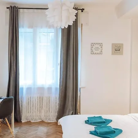 Apartment Chic *
